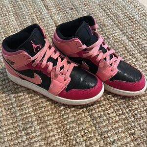 Nike Women's Athletic Shoes - Pink and Black